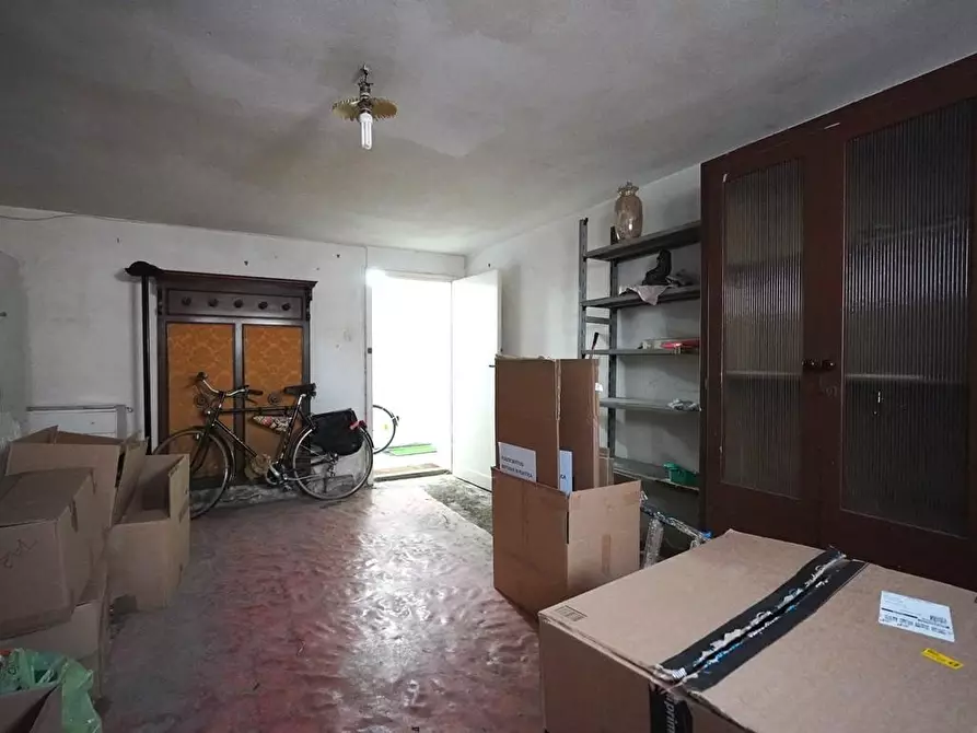Immagine 22 di Appartamento in vendita  a Lucca