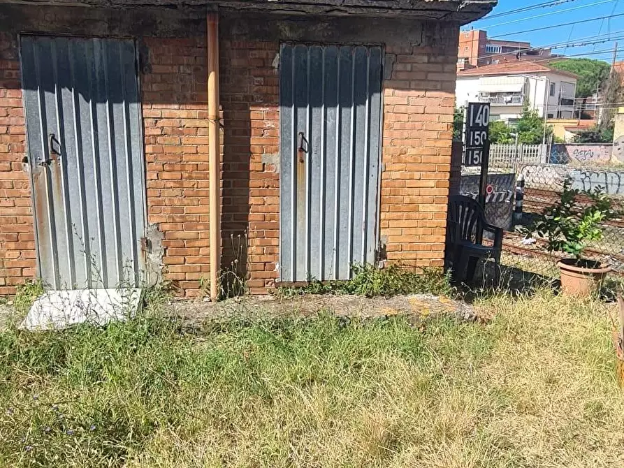 Immagine 10 di Appartamento in vendita  a Livorno