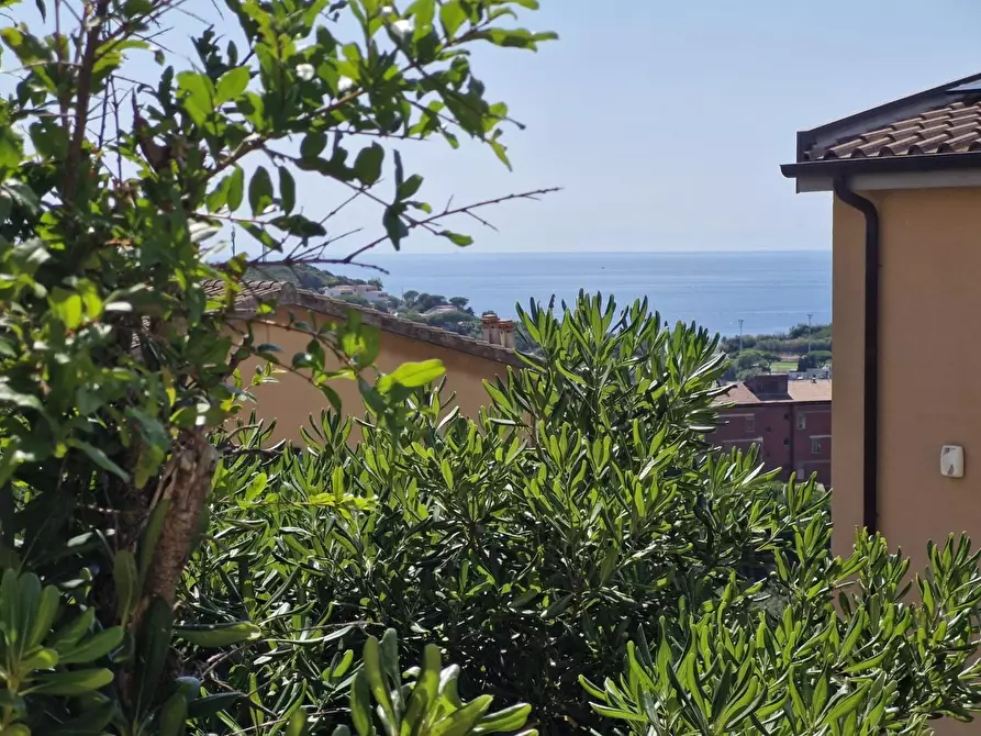 Immagine 17 di Appartamento in vendita  a Piombino