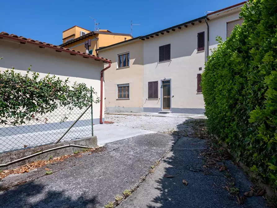 Immagine 1 di Terratetto in vendita  a Pisa