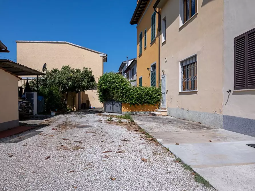 Immagine 14 di Terratetto in vendita  a Pisa