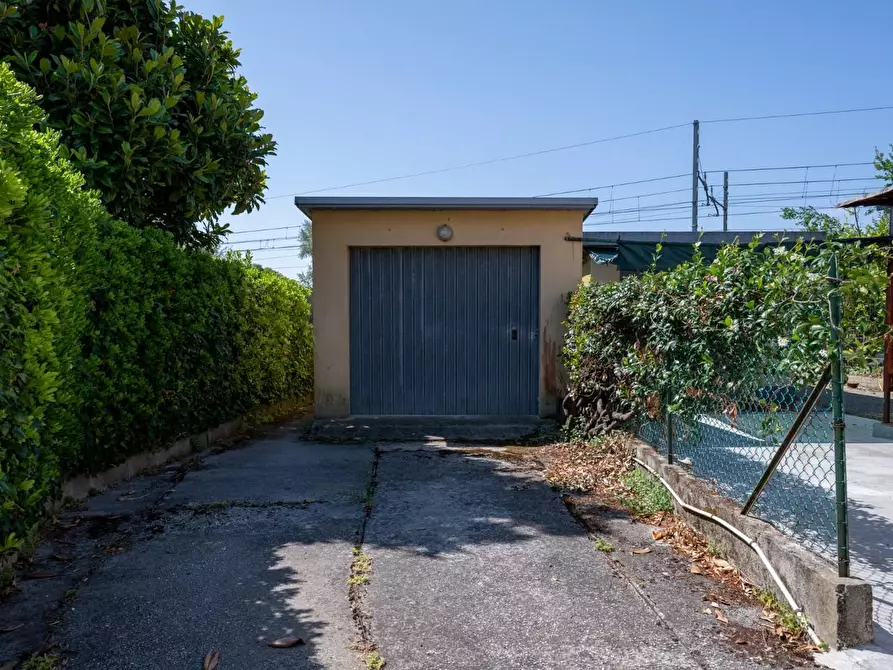 Immagine 31 di Terratetto in vendita  a Pisa