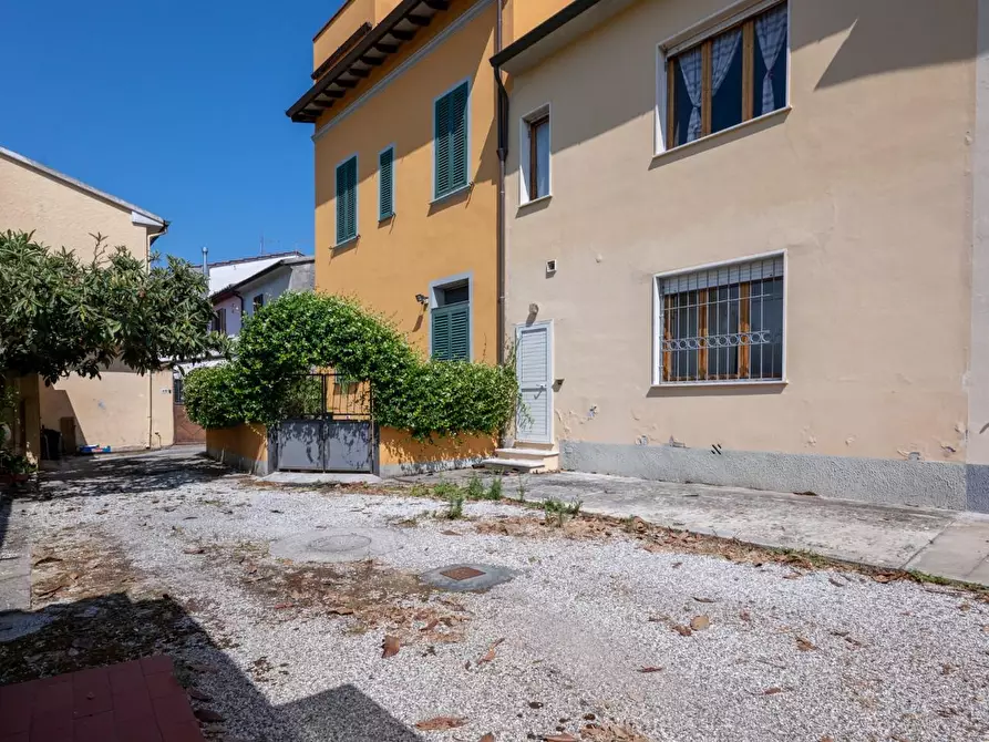 Immagine 13 di Terratetto in vendita  a Pisa