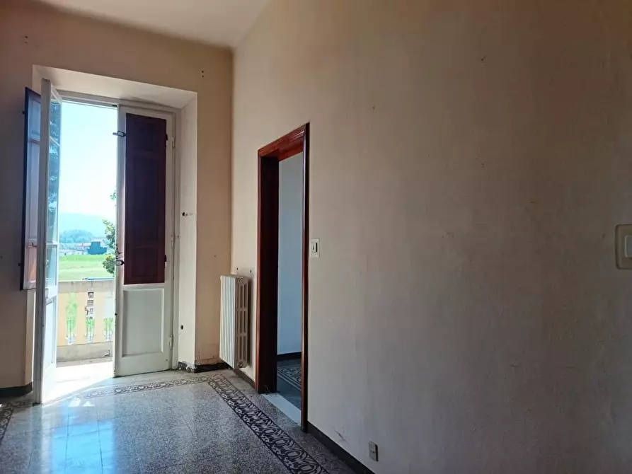 Immagine 8 di Appartamento in vendita  a Lucca