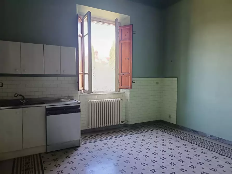 Immagine 9 di Appartamento in vendita  a Lucca