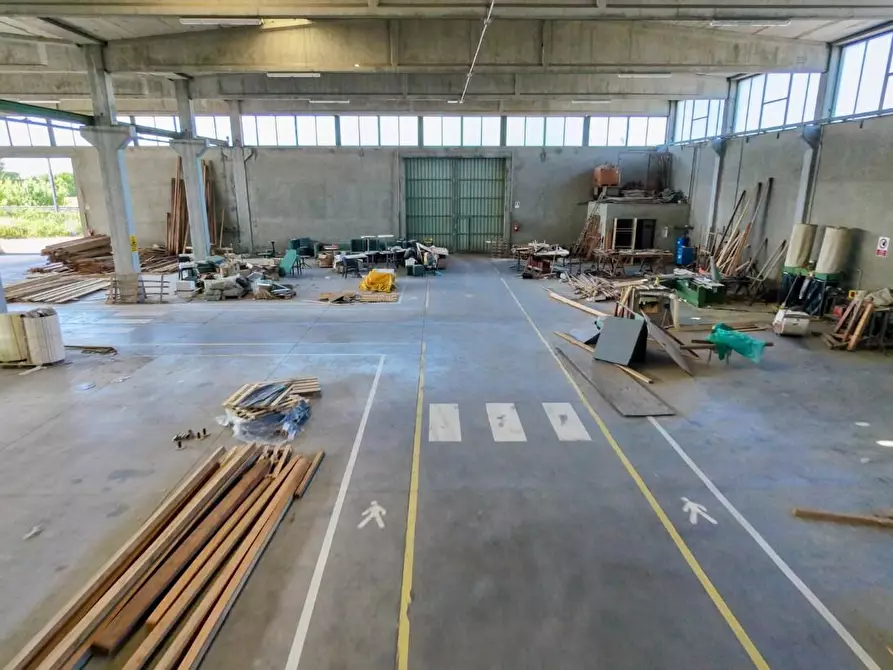 Immagine 9 di Capannone industriale in vendita  a Calcinaia