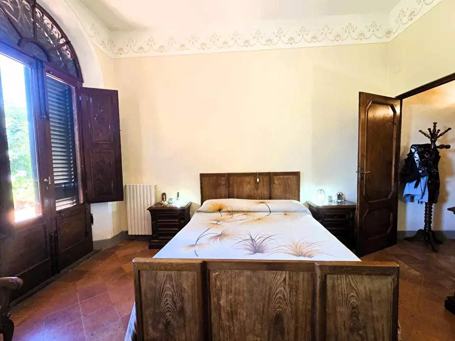 Immagine 12 di Villa in vendita  a Capannori