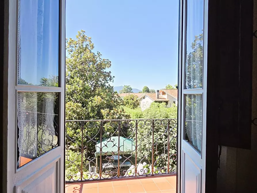 Immagine 30 di Villa in vendita  a Capannori