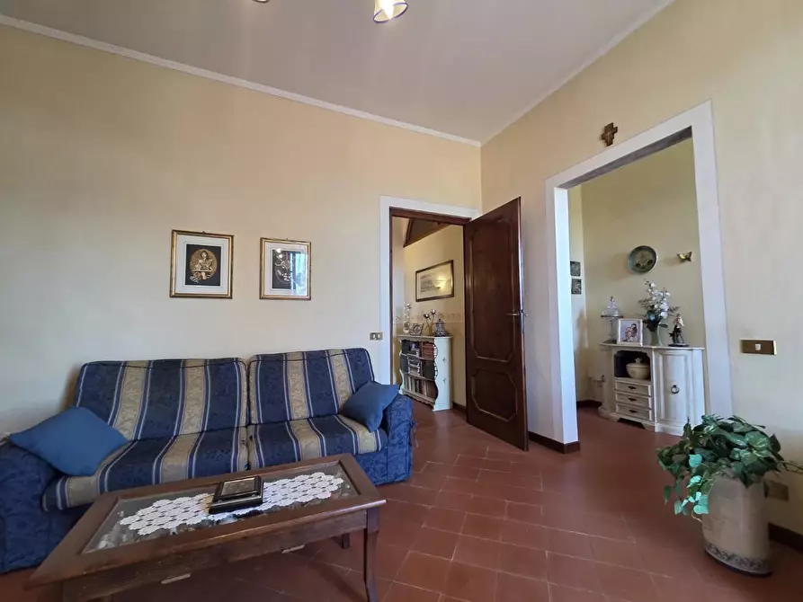 Immagine 33 di Villa in vendita  a Capannori