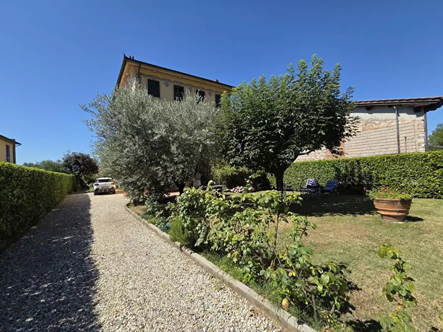 Immagine 58 di Villa in vendita  a Capannori