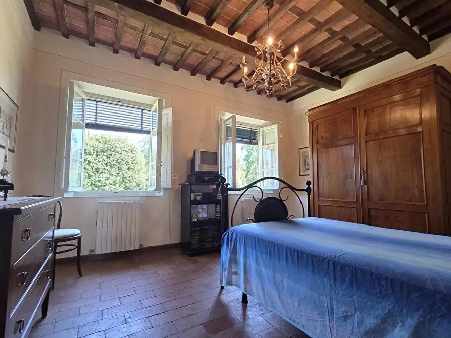 Immagine 50 di Villa in vendita  a Capannori