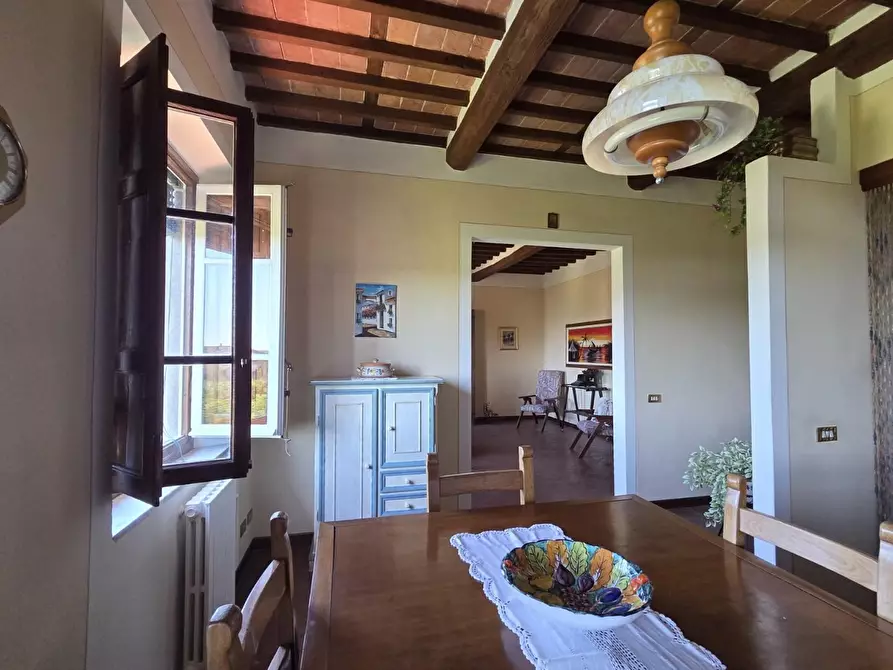 Immagine 46 di Villa in vendita  a Capannori
