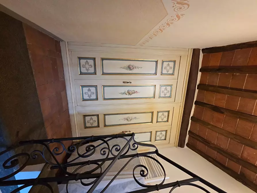 Immagine 52 di Villa in vendita  a Capannori
