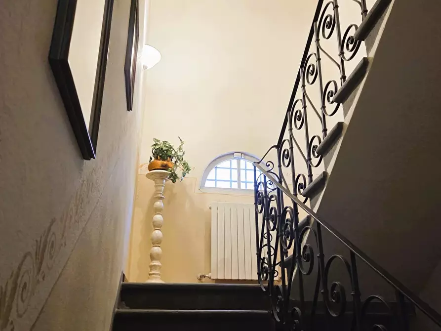 Immagine 25 di Villa in vendita  a Capannori