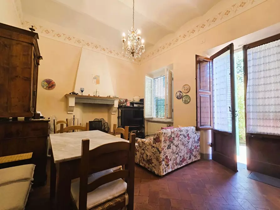 Immagine 4 di Villa in vendita  a Capannori
