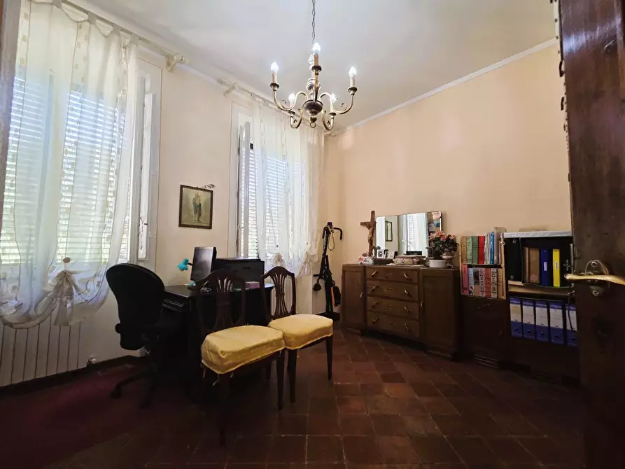 Immagine 38 di Villa in vendita  a Capannori