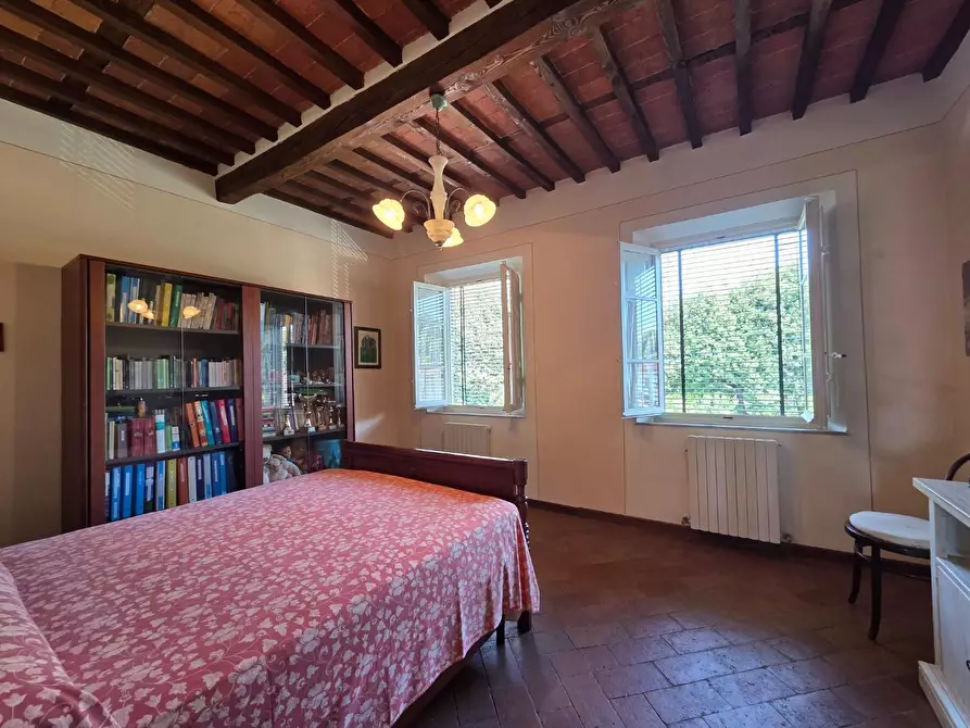 Immagine 53 di Villa in vendita  a Capannori