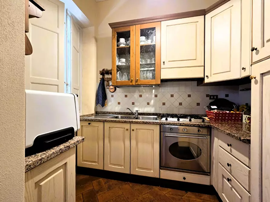 Immagine 2 di Villa in vendita  a Capannori