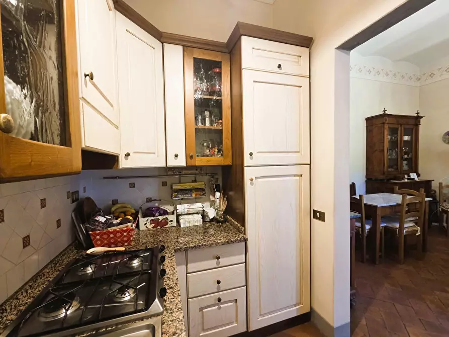 Immagine 3 di Villa in vendita  a Capannori