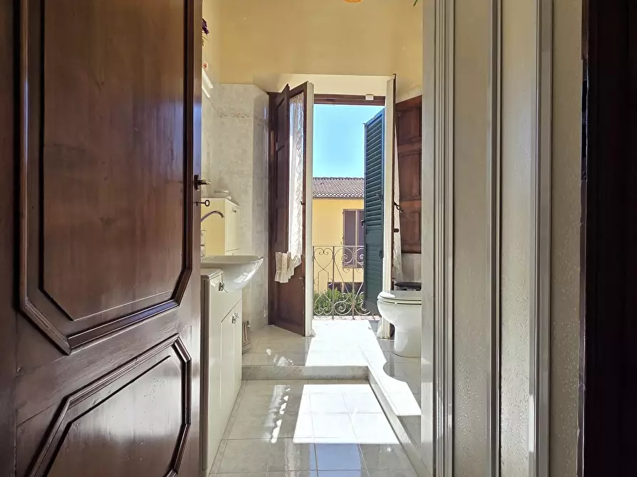 Immagine 35 di Villa in vendita  a Capannori