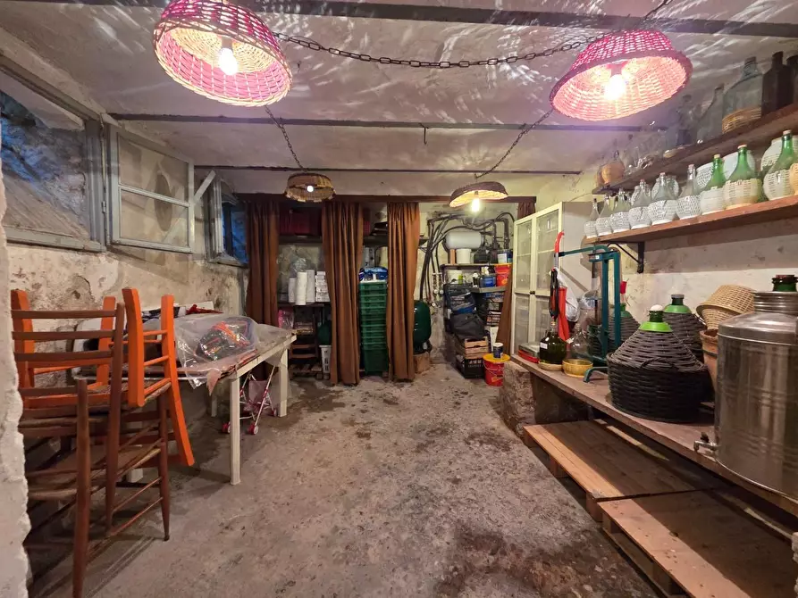 Immagine 54 di Villa in vendita  a Capannori