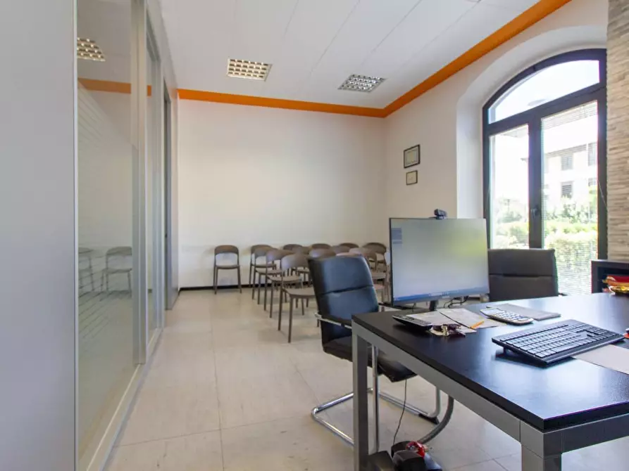 Immagine 8 di Ufficio in vendita  a Pisa