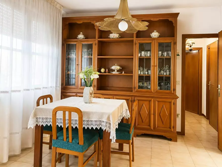 Immagine 2 di Appartamento in vendita  a Cascina