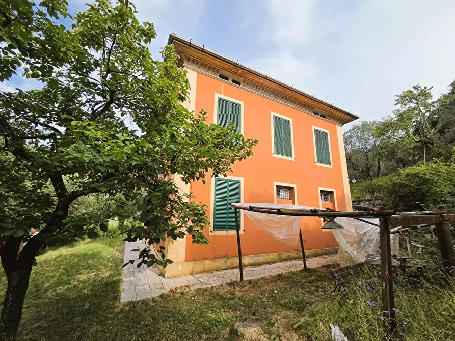 Immagine 14 di Villa in vendita  a Lucca