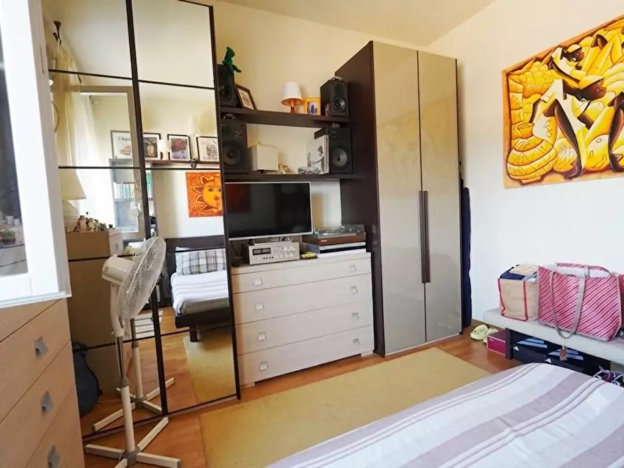 Immagine 17 di Appartamento in vendita  a Lucca