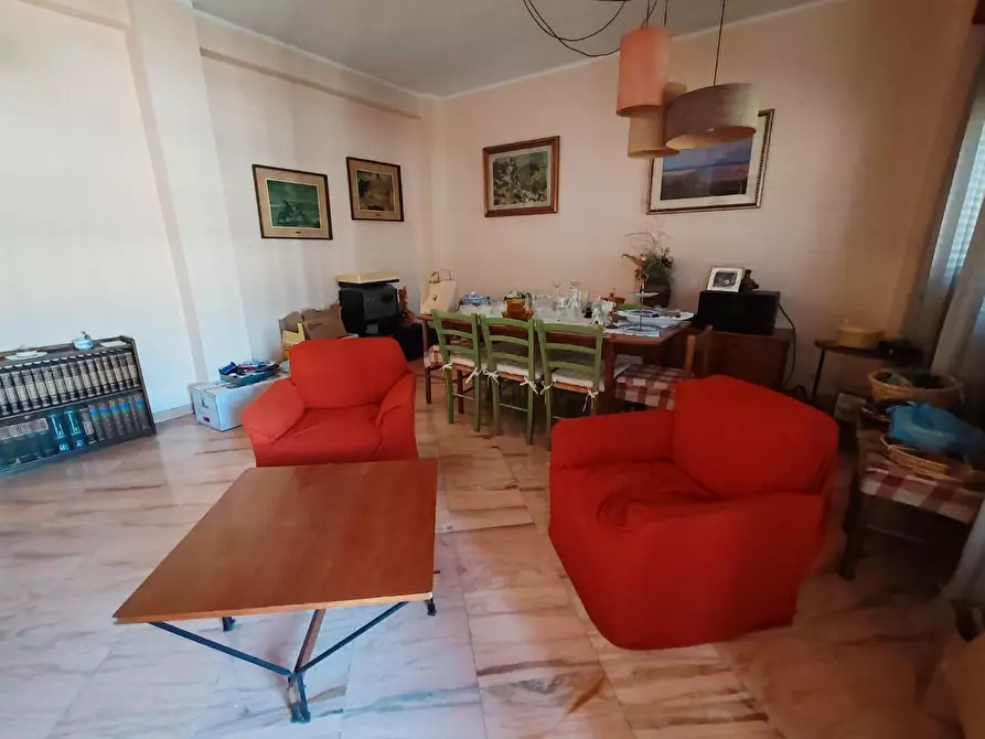 Immagine 10 di Appartamento in vendita  a Massa