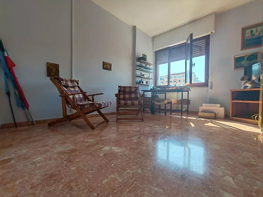 Immagine 5 di Appartamento in vendita  a Massa