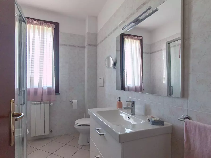 Immagine 25 di Appartamento in vendita  a Cascina