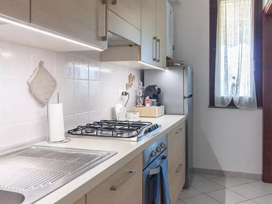 Immagine 15 di Appartamento in vendita  a Cascina