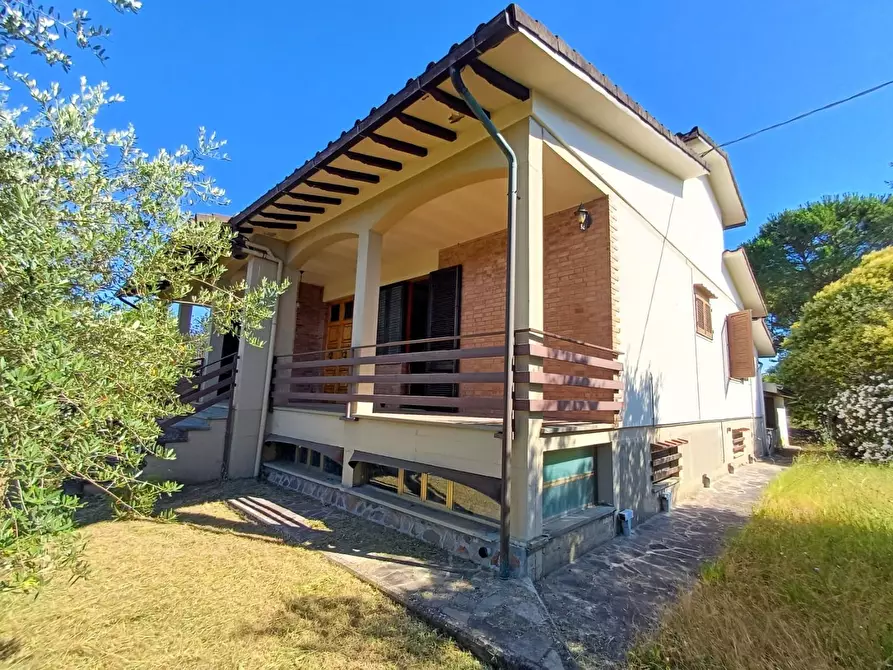 Immagine 1 di Villa in vendita  a Empoli