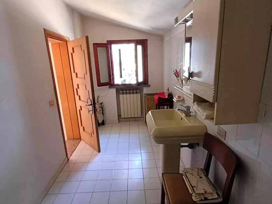 Immagine 18 di Villa in vendita  a Empoli