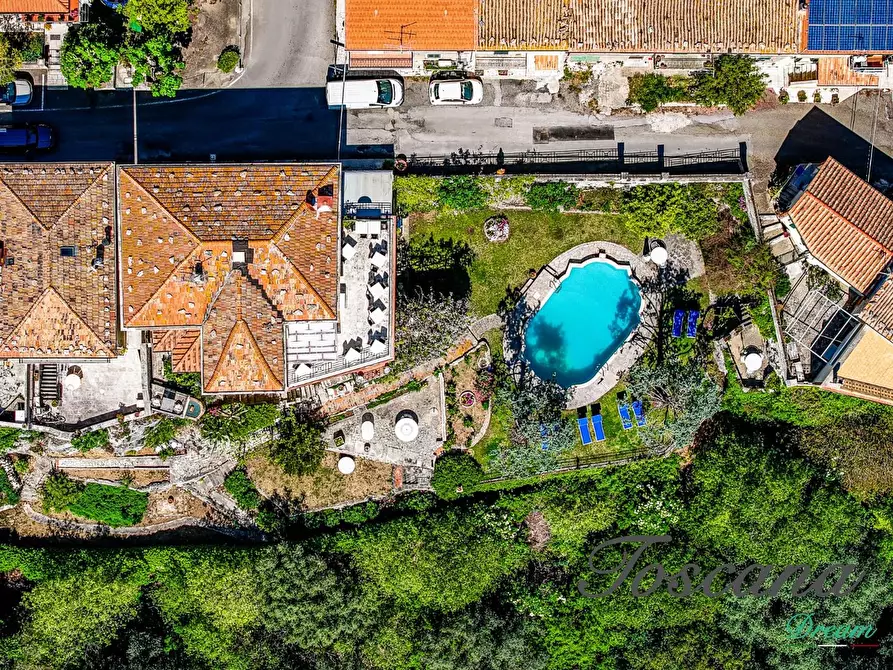 Immagine 1 di Villa in vendita  a Manciano