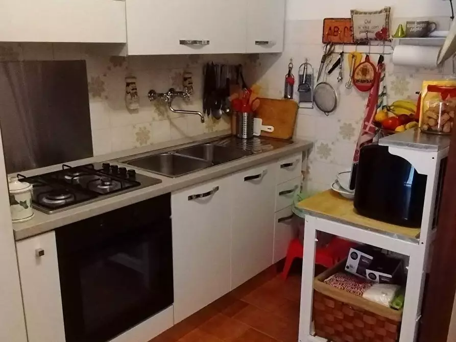 Immagine 11 di Appartamento in vendita  a Massa