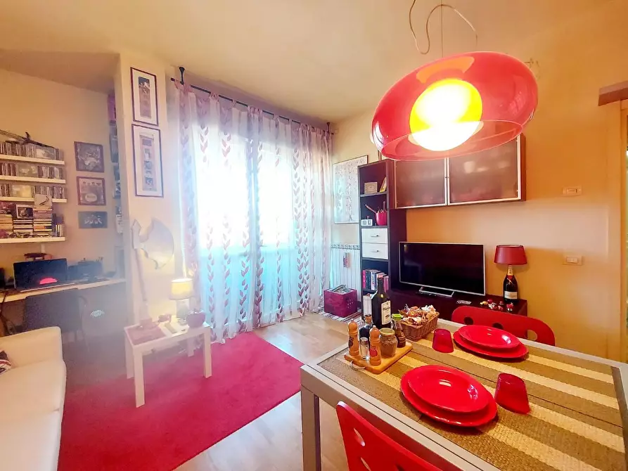 Immagine 3 di Appartamento in vendita  a Lucca