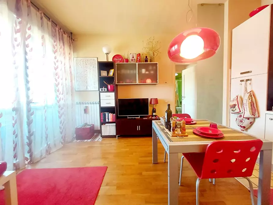 Immagine 4 di Appartamento in vendita  a Lucca