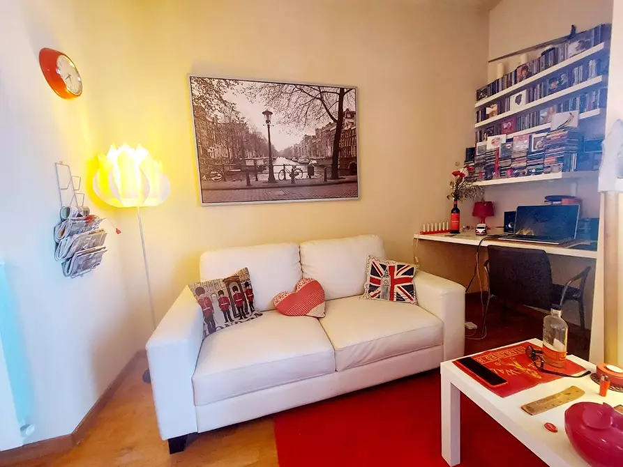 Immagine 8 di Appartamento in vendita  a Lucca