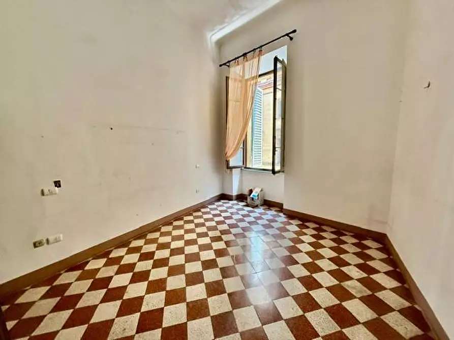 Immagine 13 di Appartamento in vendita  a Siena