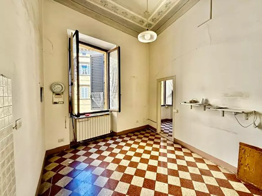 Immagine 28 di Appartamento in vendita  a Siena