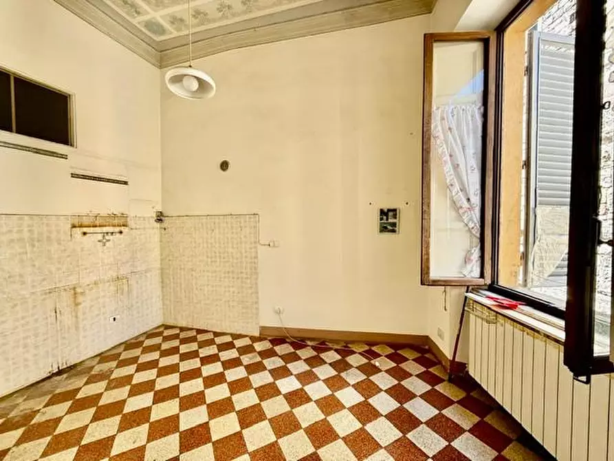 Immagine 27 di Appartamento in vendita  a Siena