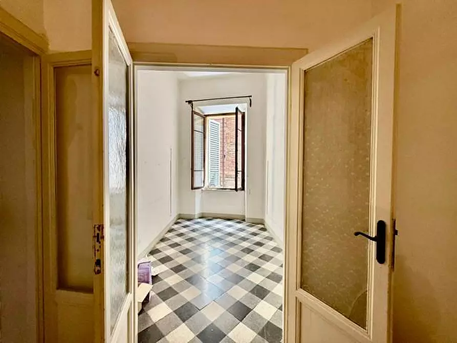 Immagine 3 di Appartamento in vendita  a Siena