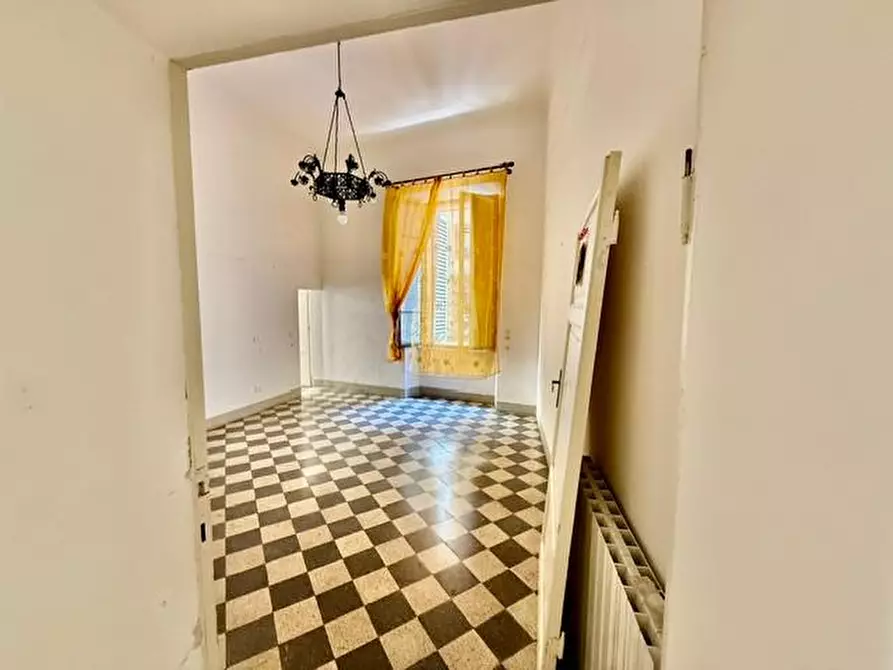 Immagine 17 di Appartamento in vendita  a Siena