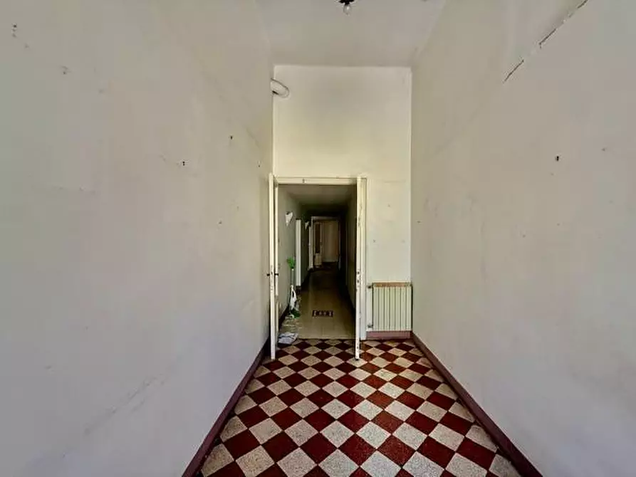 Immagine 31 di Appartamento in vendita  a Siena