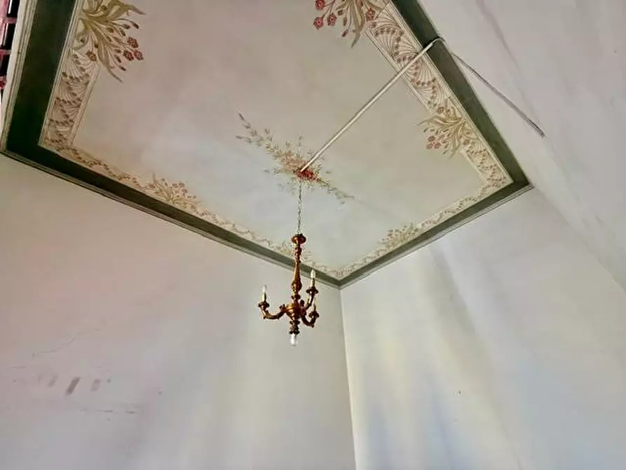 Immagine 30 di Appartamento in vendita  a Siena