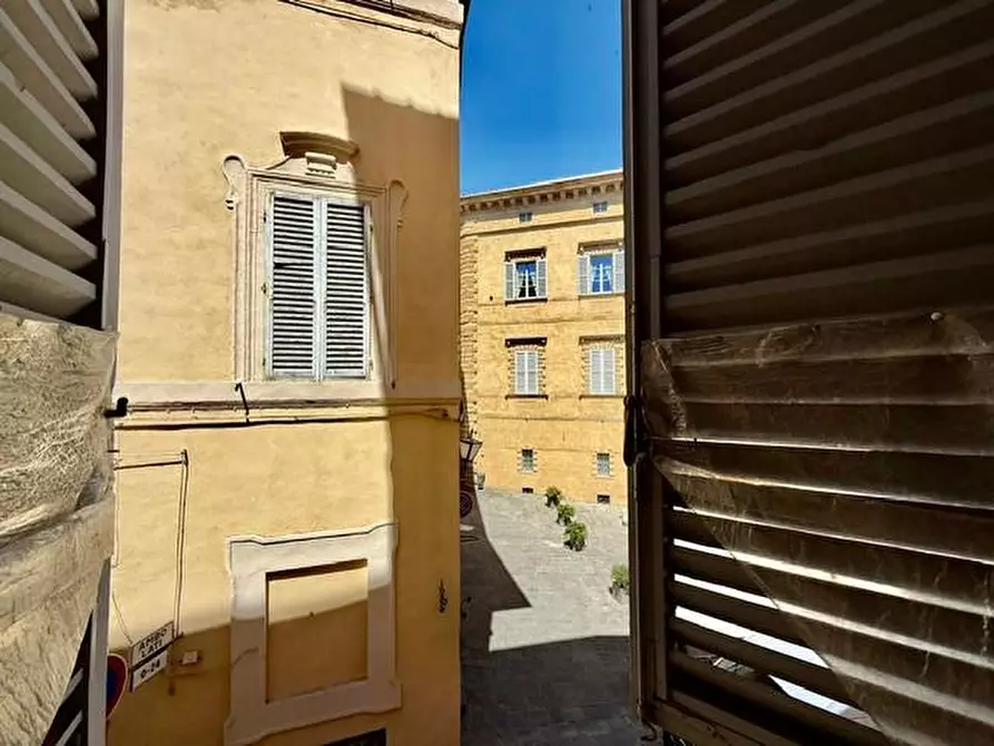 Immagine 29 di Appartamento in vendita  a Siena