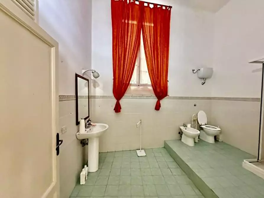 Immagine 10 di Appartamento in vendita  a Siena