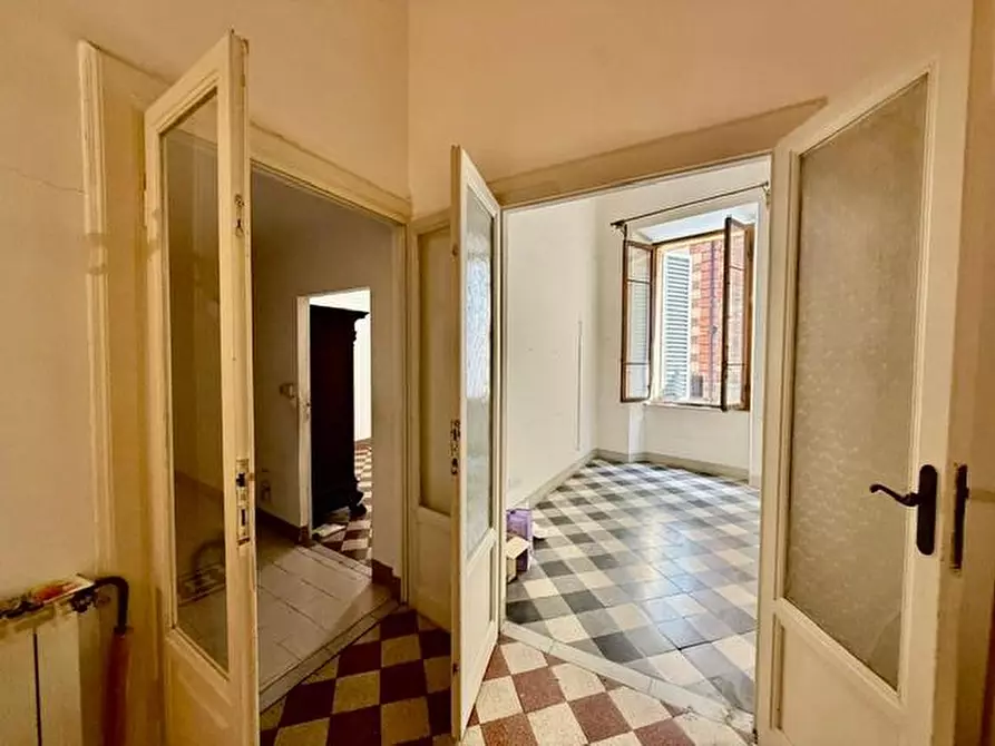 Immagine 4 di Appartamento in vendita  a Siena